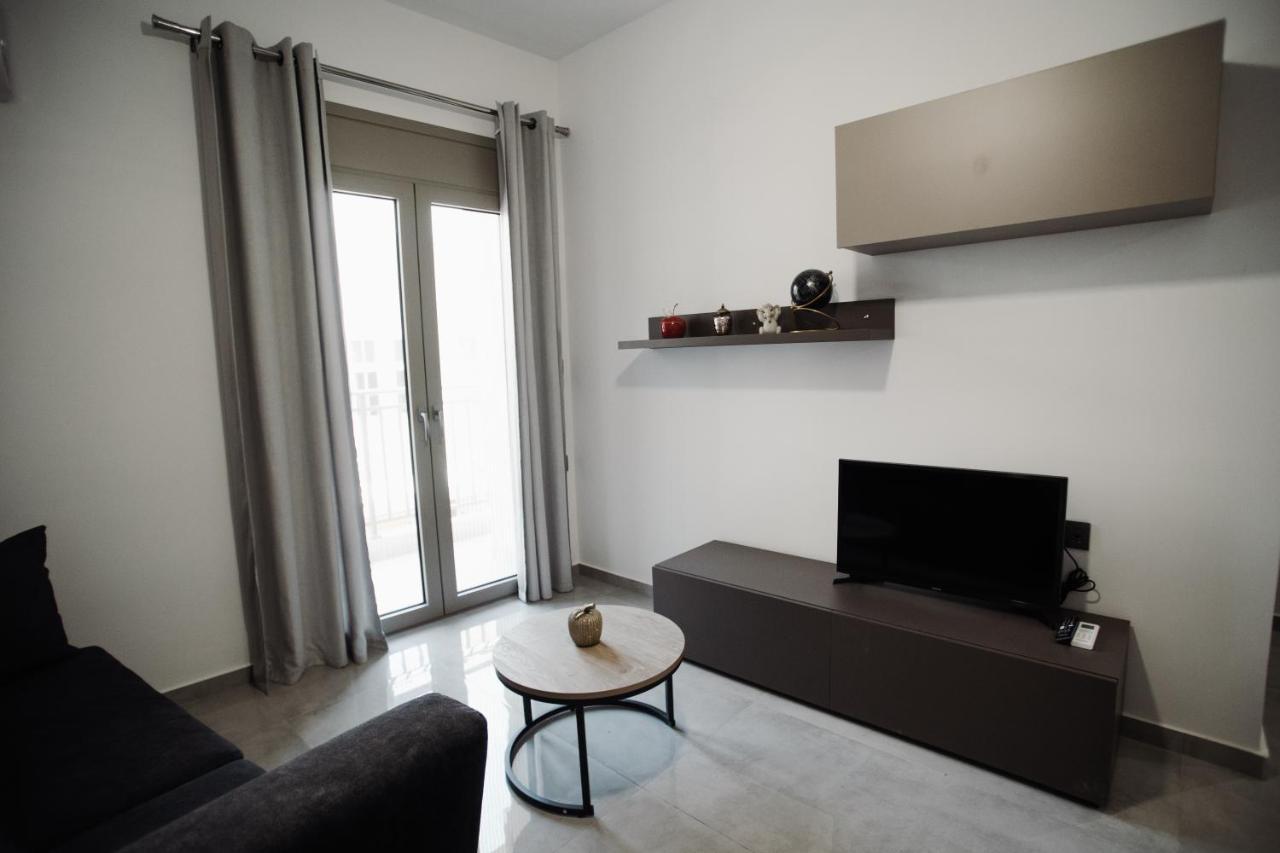 Olympia Apartments Heraklion Center Esterno foto